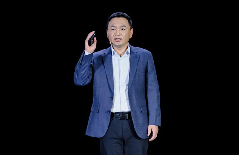 北汽张建勇重新诠释车企的灵魂。

在享界S9发布会上，北汽张建勇认为车企的灵魂而