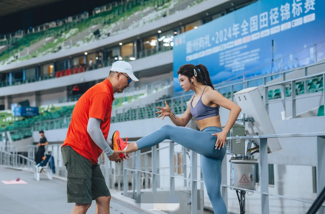 吴艳妮能不能把大家的嘴巴堵上，就靠今天晚上衢州全国田径锦标赛上的成绩说话了！
