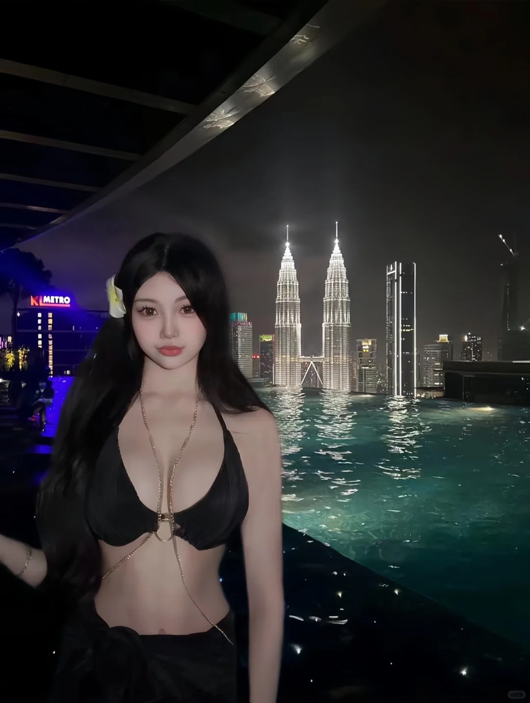 来吉隆坡只做一件事🌃
和双子塔合照 酒店的无边泳池
晚上更有氛围感🌃