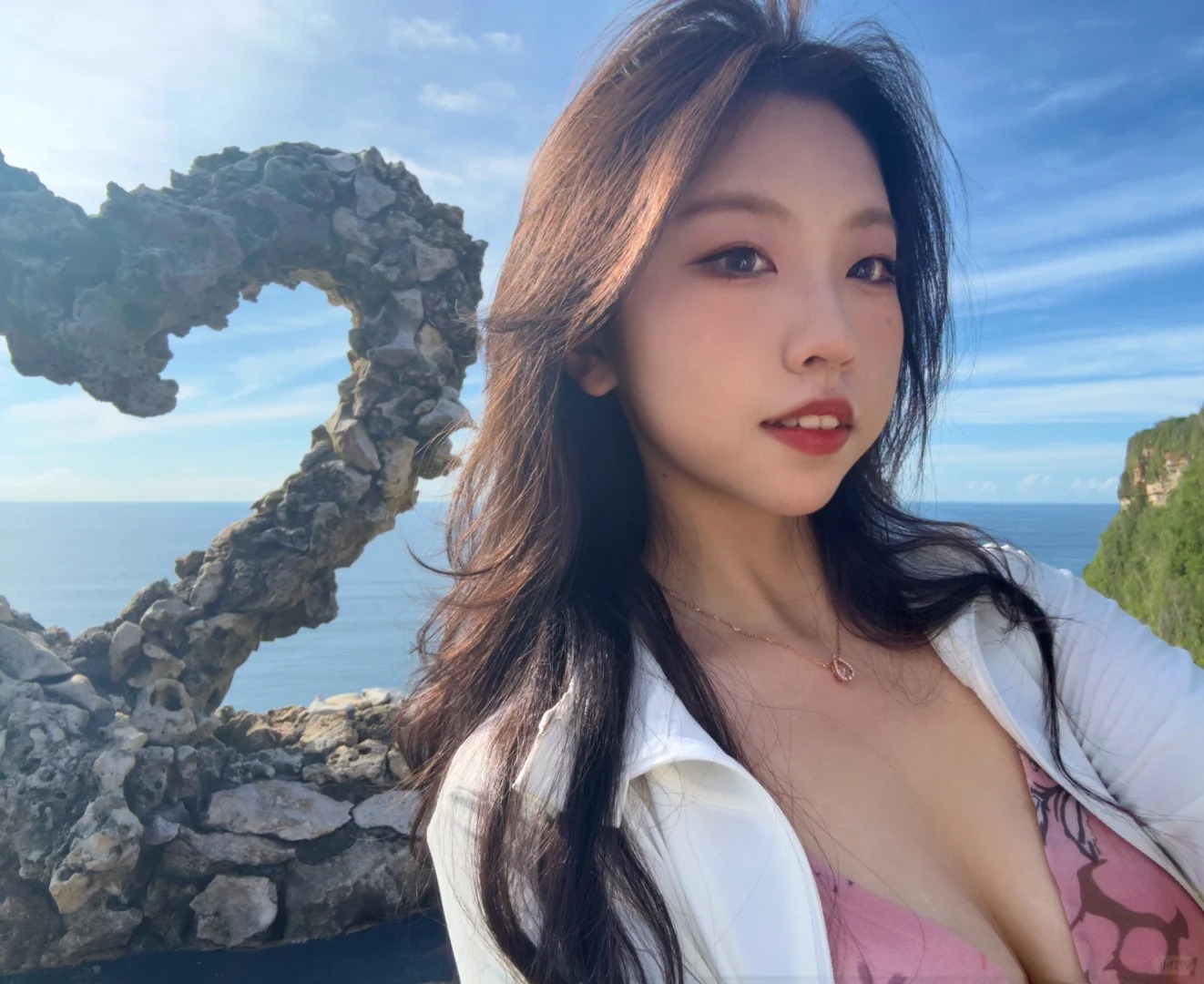 北航大一｜Bali· Sunsets on a rosé sky
情人崖离市区有