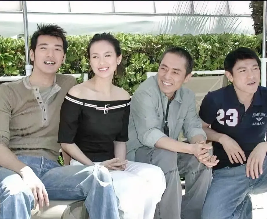 章子怡真的可怕，
就算是刘德华，
就算是金城武，
在她面前都黯然失色。
现在想来