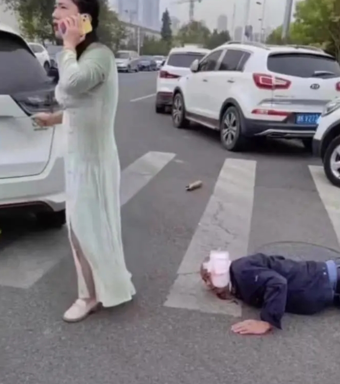 一世英名，被一个卫生巾毁了！哈哈哈哈 [大笑][大笑][大笑][大笑][大笑]