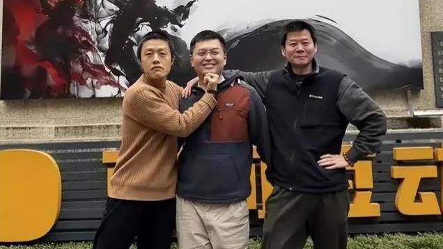 看了饺子导演的妻子，才懂啥叫贤妻扶我青云志，我还贤妻万两金