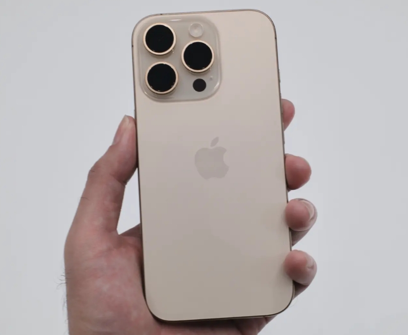 现在买15 Pro都别买16 Pro，问题太多了，屏幕不但三星、LG混用，谁抽到