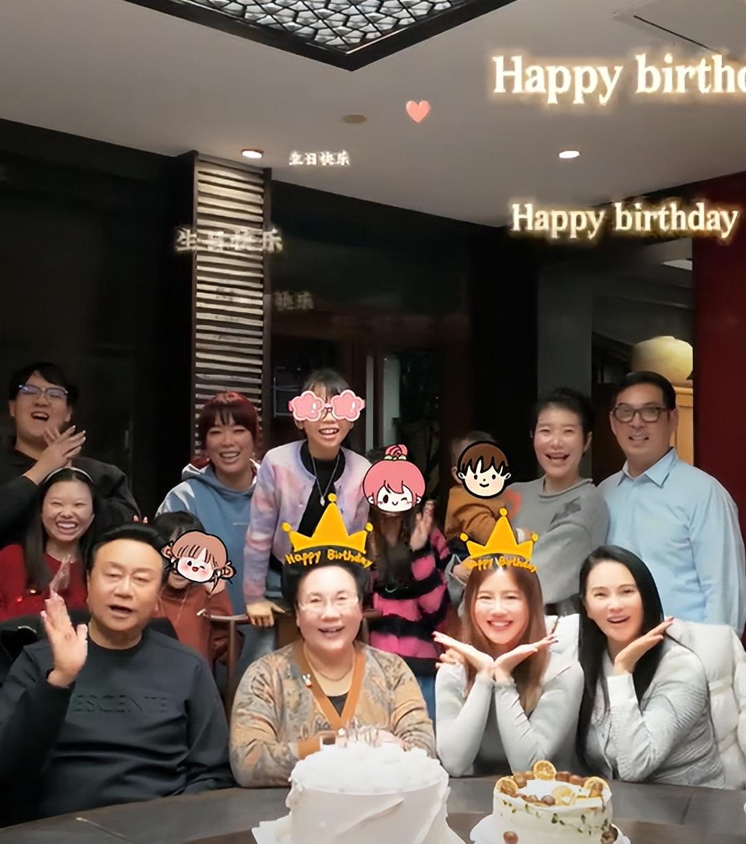 恩利过年没回家和女友在一起

                         