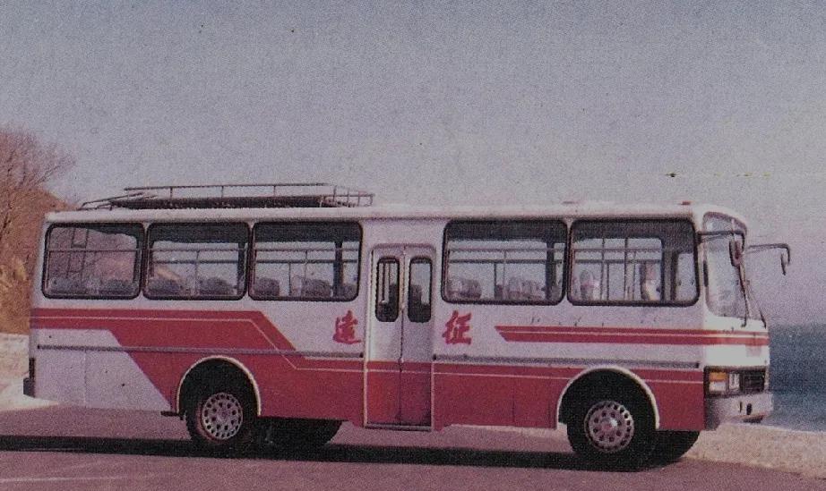 1997年1月29日，云南弥勒县街头，黄益华持枪先后劫持两辆长途客车，乘客危在旦