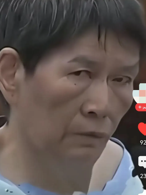 网民为博流量谎称是余华英卖的亲生儿子 被行政处罚



1. "网络不是法外之地