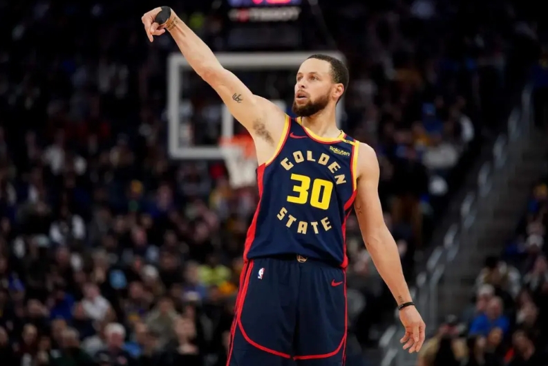 湖人交易来了东契奇？勇士管理层开始急了，给联盟球队挨个打电话：
给雄鹿：请问字母