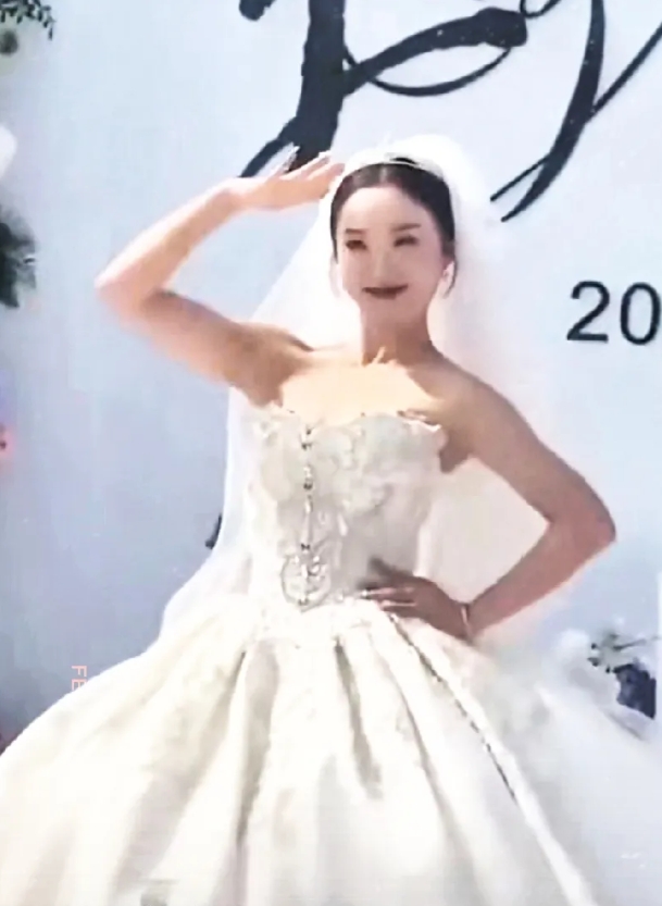 “我参加的婚礼，只要新娘又唱又跳的，最后基本都离了，而且还不超过两年！”

是谁