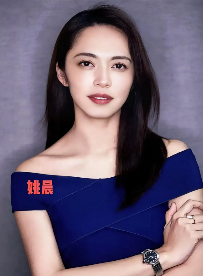 演员，姚晨说，我5年怀孕2次，我发誓再也不生孩子。
2012年，33岁的我雄心勃