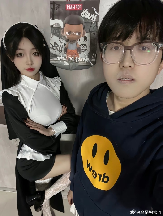 当我和热爱cos play的女生谈恋爱后 ​