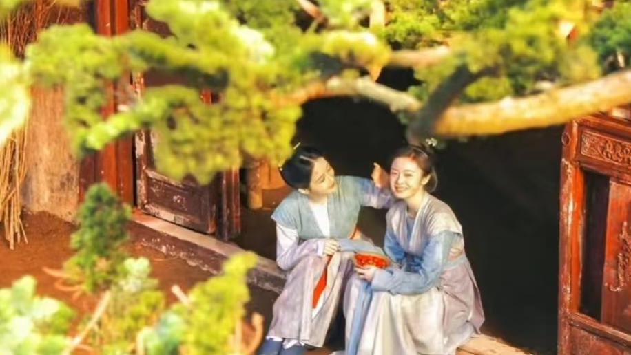 《国色芳华》没有男主从天而降的助攻，却是女子间相互扶持的情谊