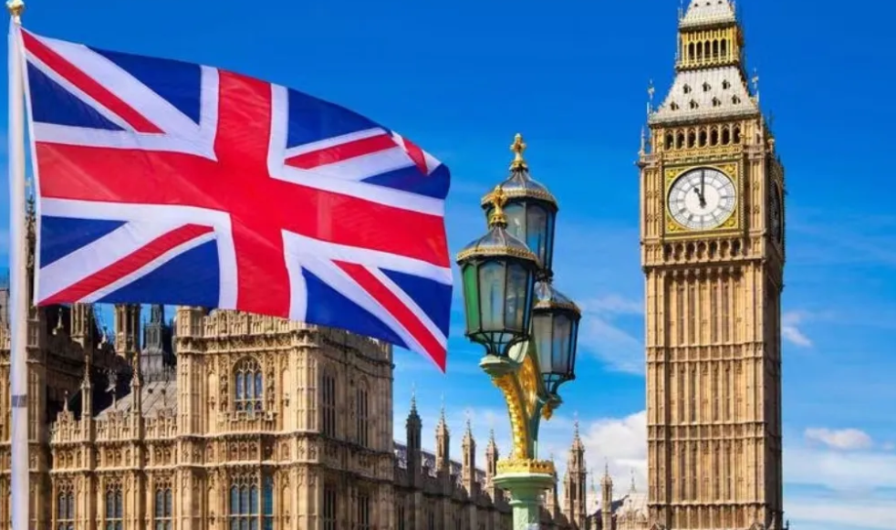 英国也疯狂了！

英国宣布对俄罗斯进行有史以来，最大规模的制裁。

英国将派英国