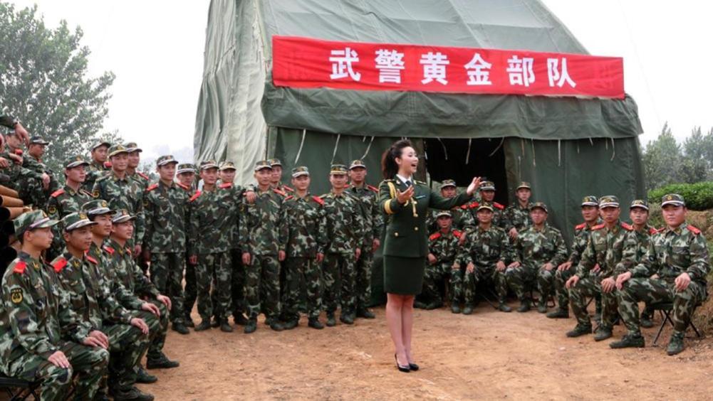 王俊杰：消防员出身，55岁升武警黄金部队主官，有1位搭档升中将