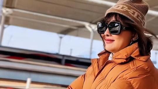 整容风波多年后，牛莉发离婚：后面是一个人的旅程