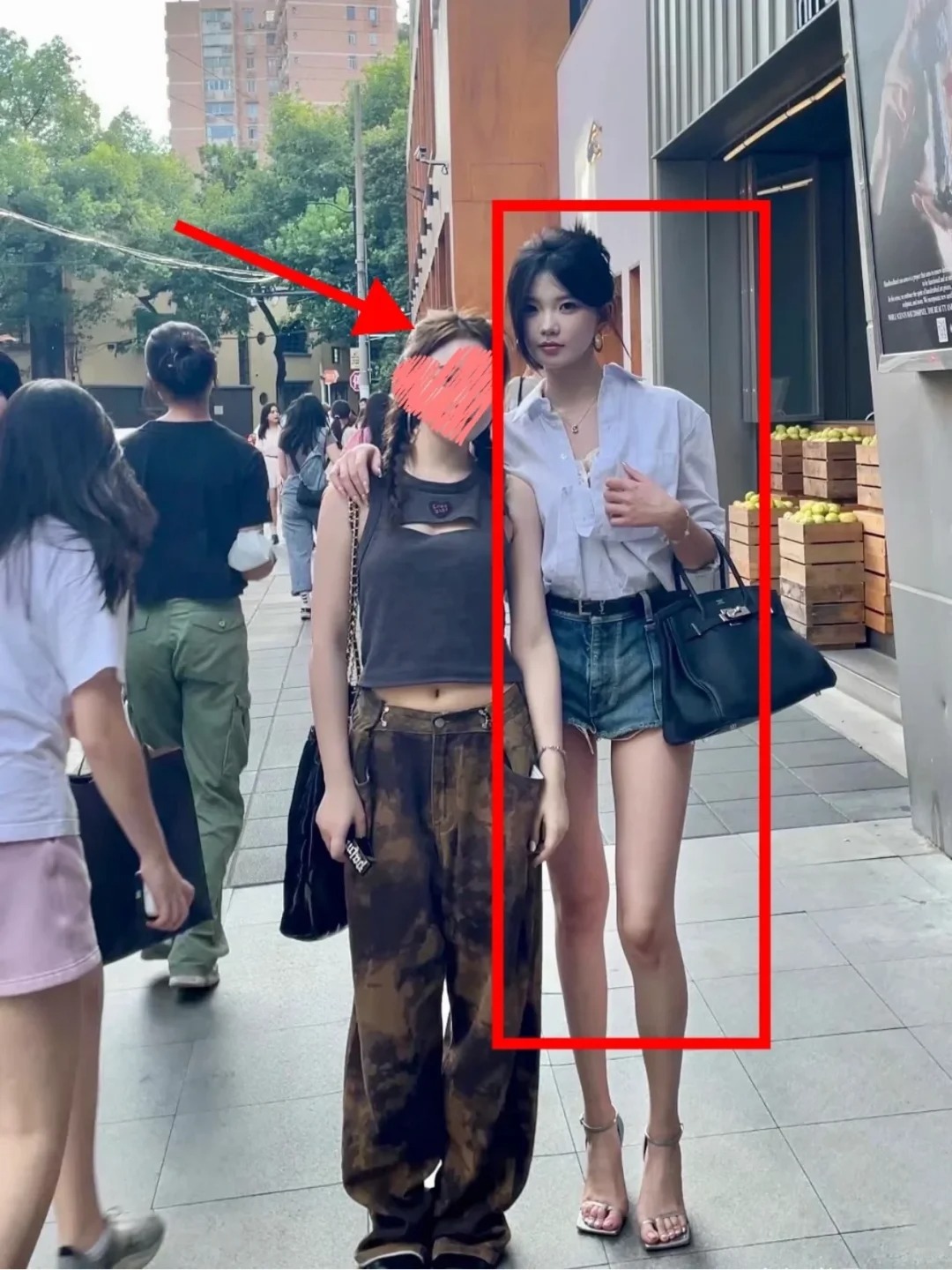 长得漂亮真的会受到优待吗（好奇版）
因为我自己是属于那种相貌平平的，皮肤也不白，