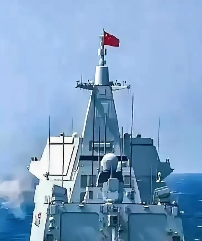 快讯！

日本对东方大国示好的原因：不安，不愿意做东方大国的敌人。示好未必是真心
