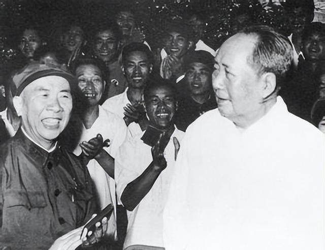 毛泽东笑谈曾思玉家“穆桂英”