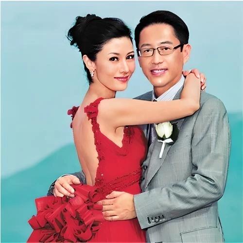 李嘉欣昔日港圈女神，今幸福豪门阔太