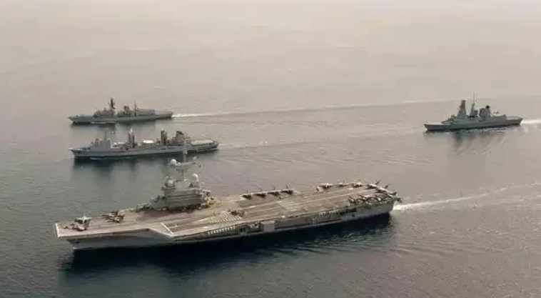 高卢鸡国的航母编队脸上有点挂不住，心里也不得劲，这次受老美起哄来东方搅局，舰队还