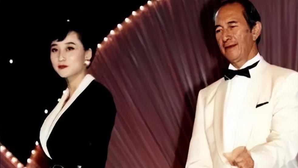 何鸿燊最神秘的儿子，被家族隐藏近30年，生母真的是她！