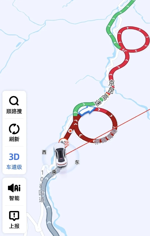 不出门玩，还真不知道中国稀奇古怪的地貌居然这么多。
比如京昆高速这一片，根本就无