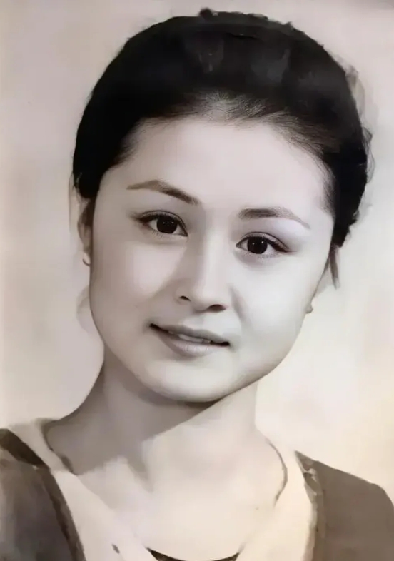 于月仙：才华横溢的女演员