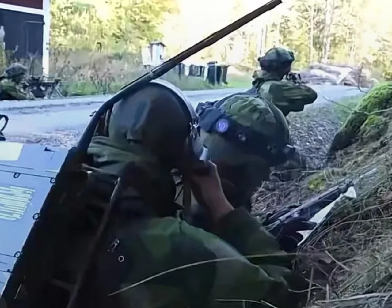 兵不厌诈，将贵知机！在乌克兰从顿巴斯抽走大量精锐之际，俄罗斯迅速捕捉到战机，由1