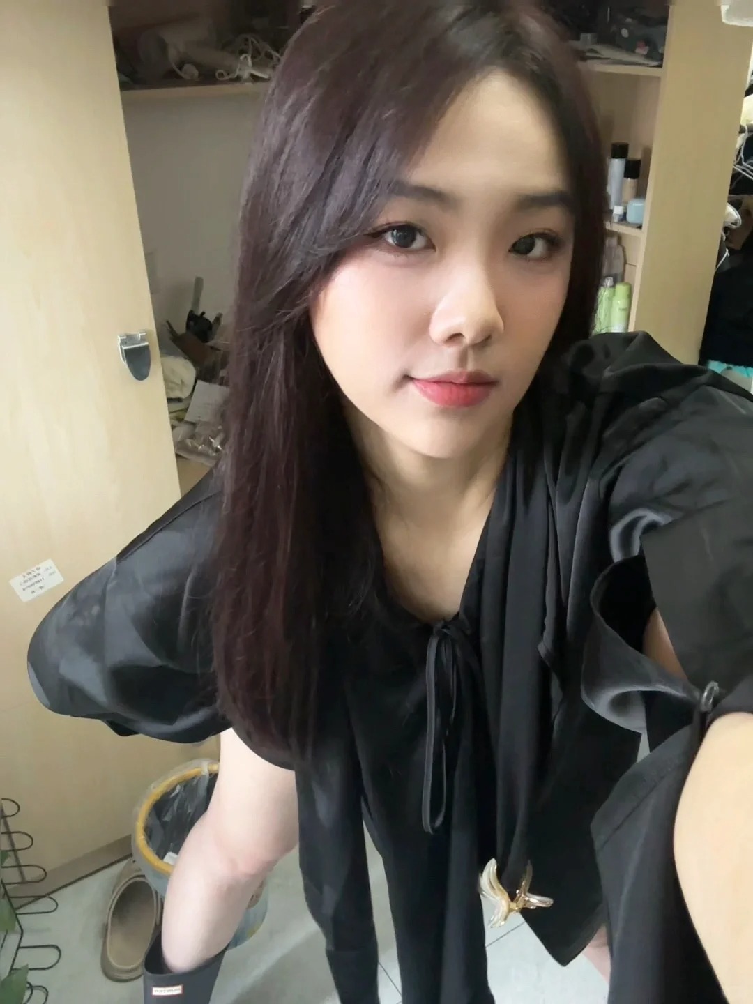 98年女博的周末
在改论文📑改论文📑改论文📑

发现了一个新奇的拍ootd