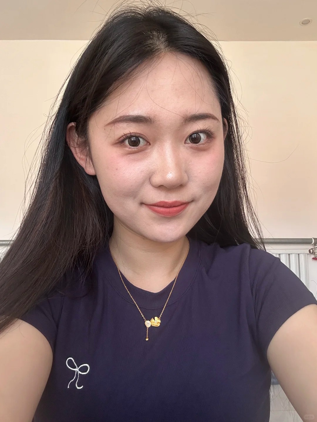我到底在我美丽的脸上画什么😭
妆后ｖs妆前
标题党姐妹们， 我总觉得不是很精致