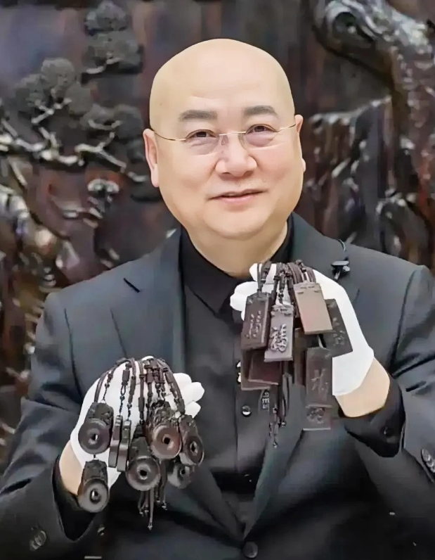 他应该不缺钱吧？为什么也去直播带货呢？[呲牙笑][呲牙笑][呲牙笑]