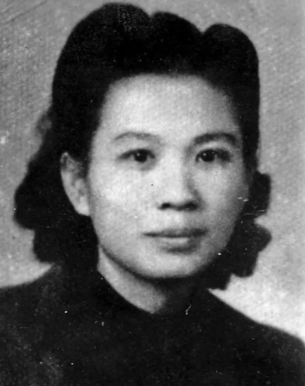 1949年，杨汉秀被秘密带至一片隐蔽的树林深处，接着两名特务突然对她发起攻击，尽