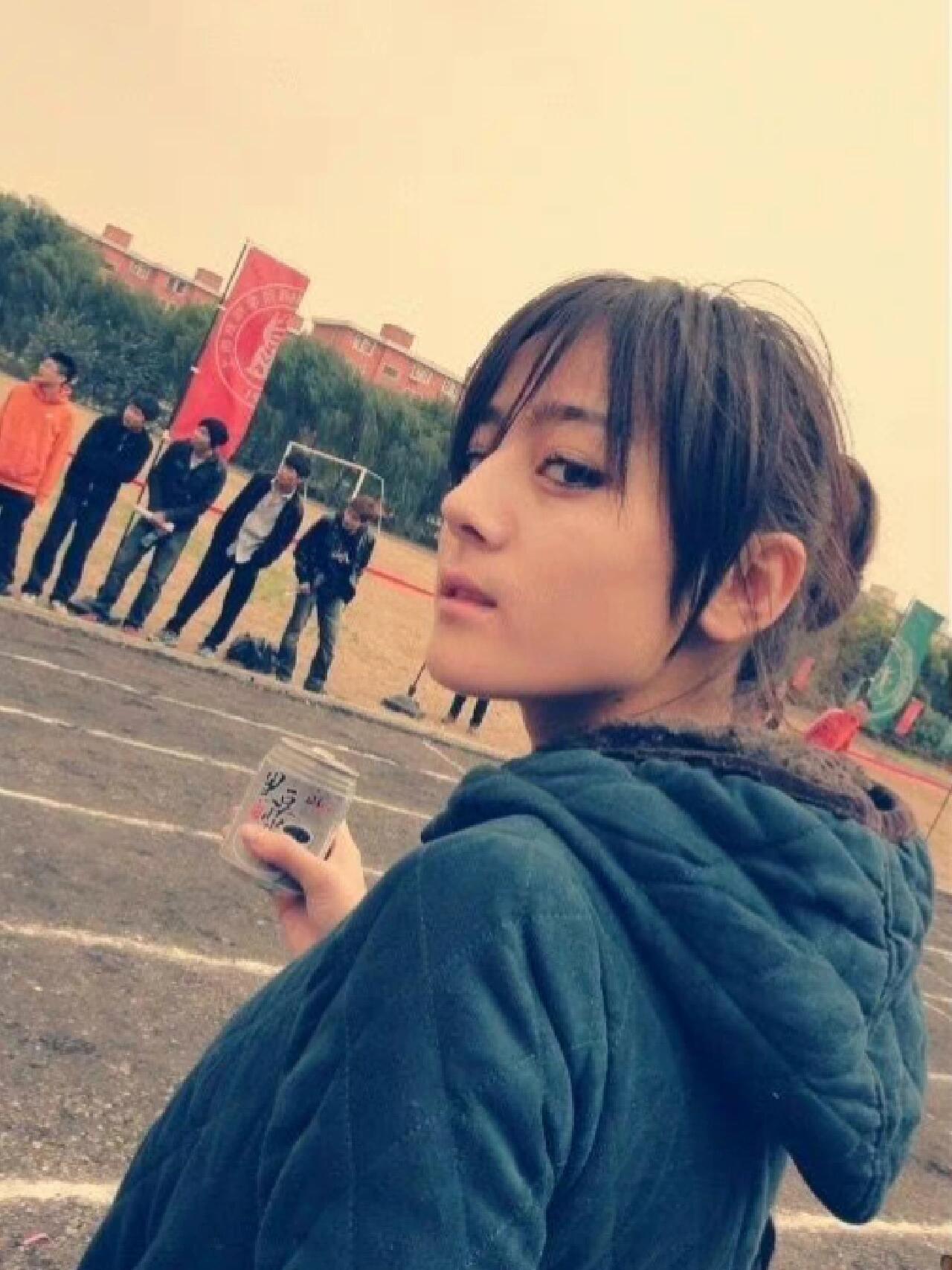 迪丽热巴清纯可爱