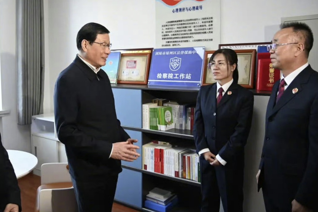 前段时间河北邯郸13岁初中生遭三名同学杀害的事让我们非常的痛心。
最高人民检察院