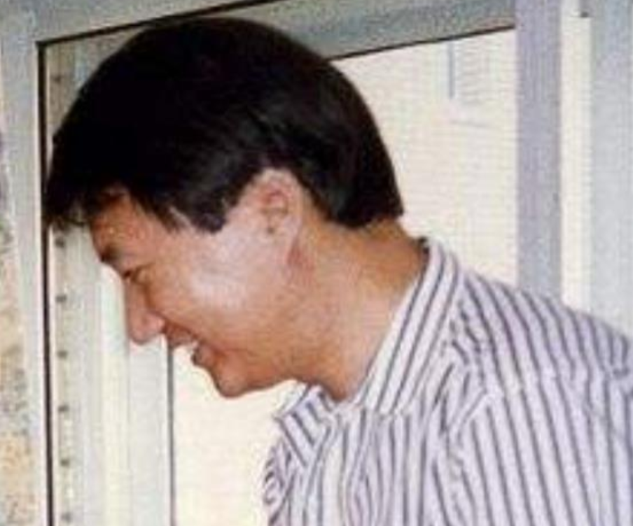 2003年，我国与世界三大铁矿石集团谈判时，发现自己所有的弱点都暴露在对手面前，