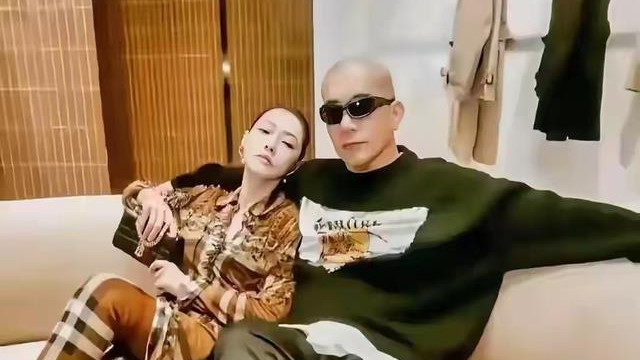 小S具俊晔两人亲密照流出，疑似索吻，网友：以为他俩才是两口子