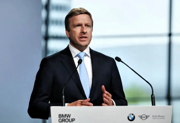 德国这次真的慌了！

默克尔时代德国慌的三件事：

1.魏德尔败选后发表演讲，在