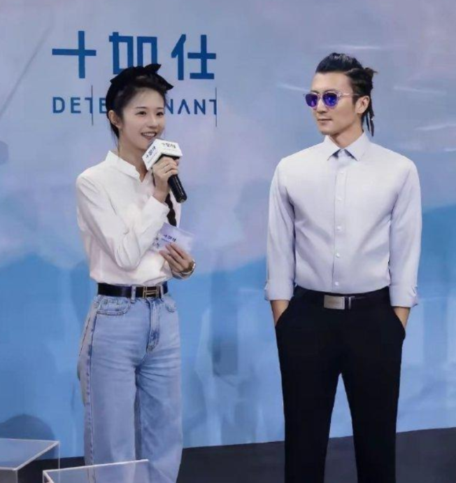 谢霆锋真的是越来越像谢贤了