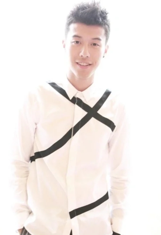 周游：一位才华横溢的演员