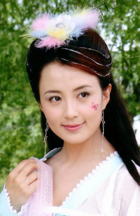 不靠浓妆就可黑化，清纯无辜一样演蛇蝎美女