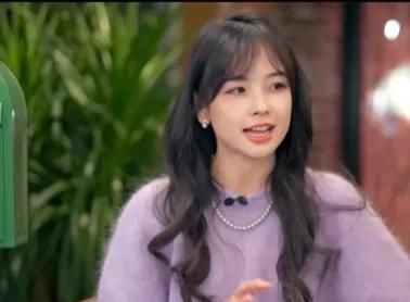 王冰冰谈30岁人生重启，
她说人生能有试错的机会是幸福的。但是，其实还是得有家底