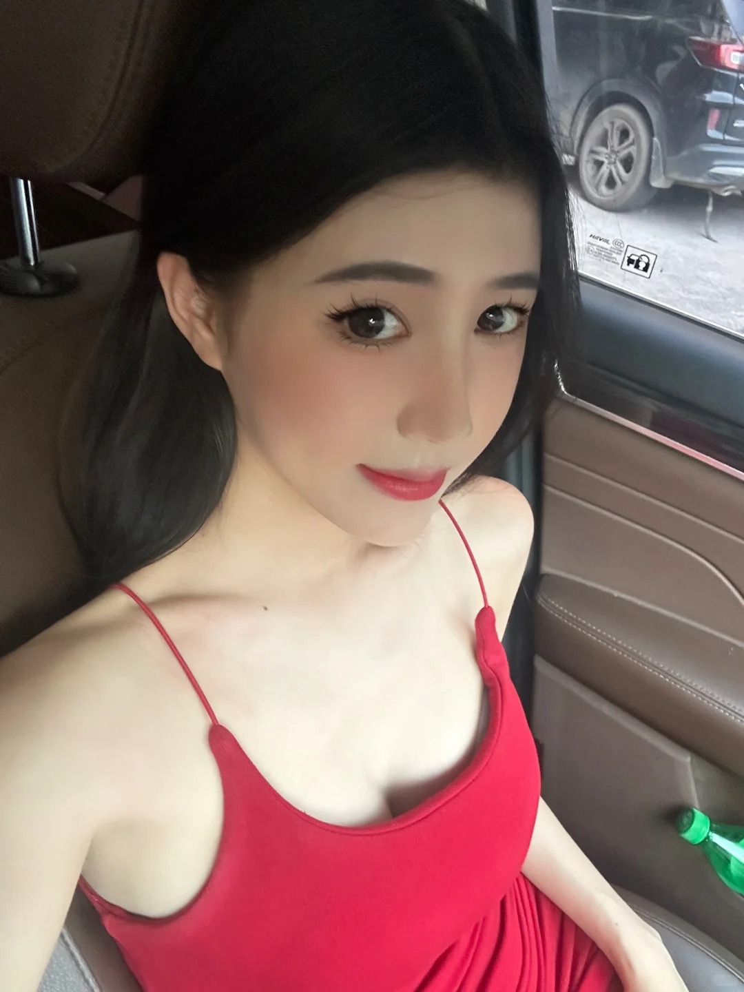 五一见一面吧
我穿裙子你带花