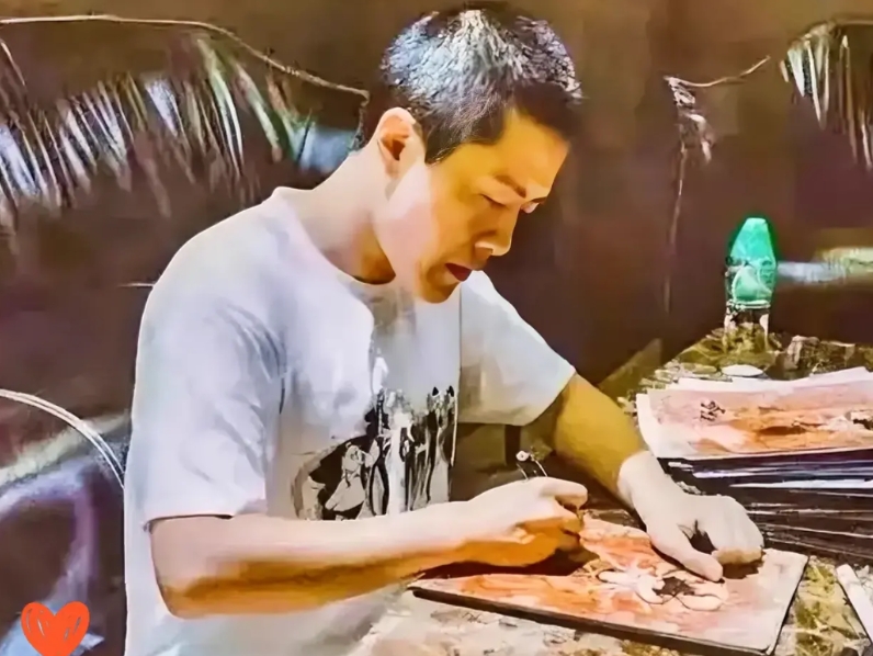 家人们，饺子导演太让人意外啦！一下子就闭关了。120多亿票房的庆功宴都没办，冯小