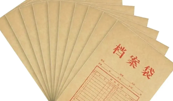 嫂子和学校的教务主任吵起来了！！事情的起因是，我侄子要转到深圳读书，那边接收的学