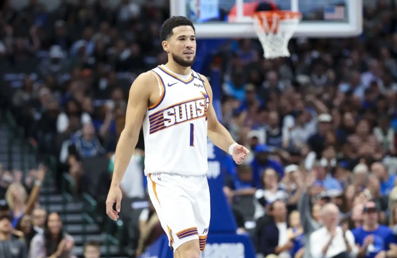 布克总得分已经非常接近15000分，看看同届球员与他的差距有多大：

1、布克（