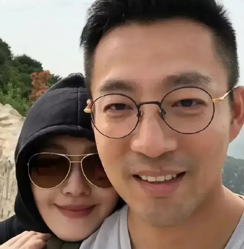 大S你这次失算了吧！
大S这是想干嘛？把女儿当棋子呢？想送月儿回北京就直说，还偏