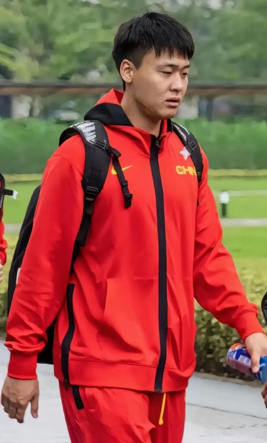 国家集训队的两位票王！
中国男篮亚洲杯预选赛第三窗口期集训日前已经开启。
CBA
