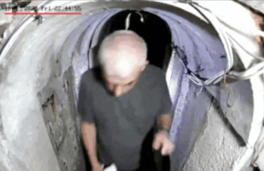 不小心公布了哈马斯领导人辛瓦尔死前最后一刻还在抵抗的视频后，以军又公布了辛瓦尔生