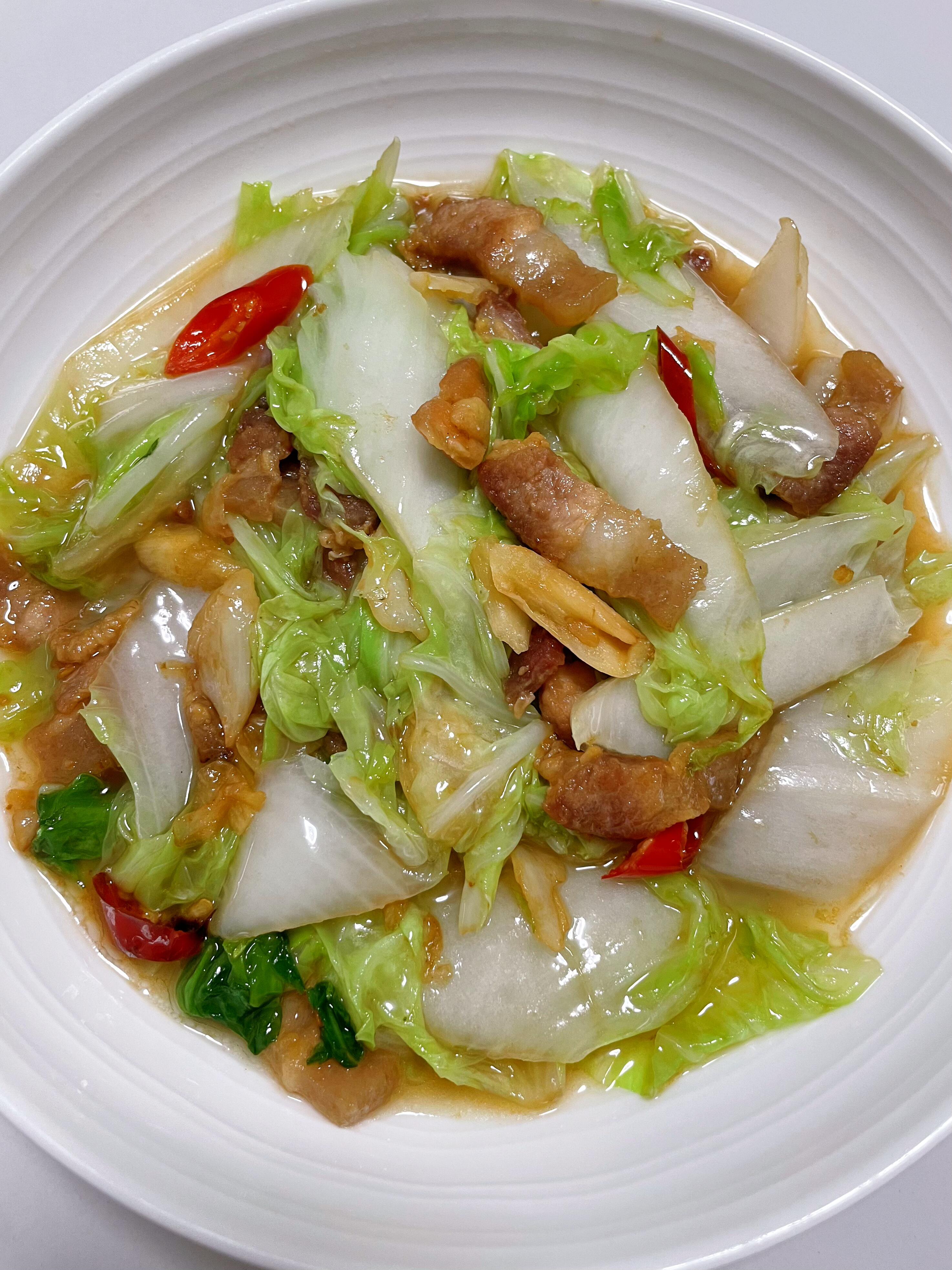 五花肉炒大白菜，做出来又香又甜超好吃！！

不知道吃什么的时候就做一道五花肉炒大