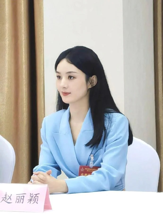 其实她也有遗憾吧
赵丽颖每次出场风格给人一种大女主气势，她的人生也是一路披荆斩棘